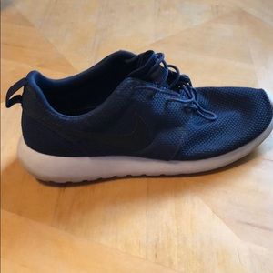 Nike Roshes | Size 11